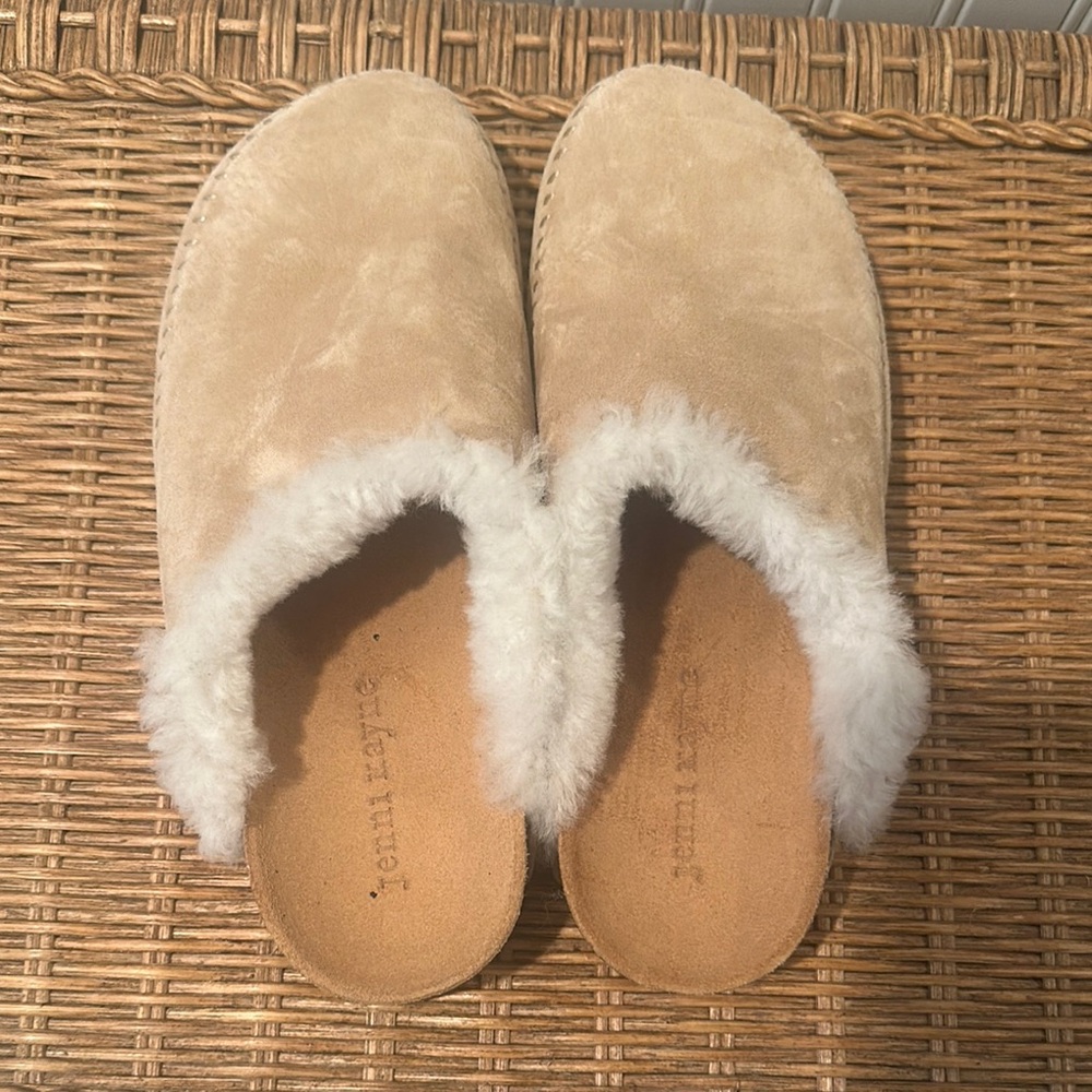 JENNI KAYNE Tan Shearling Lined Women's Mules/Clogs 38